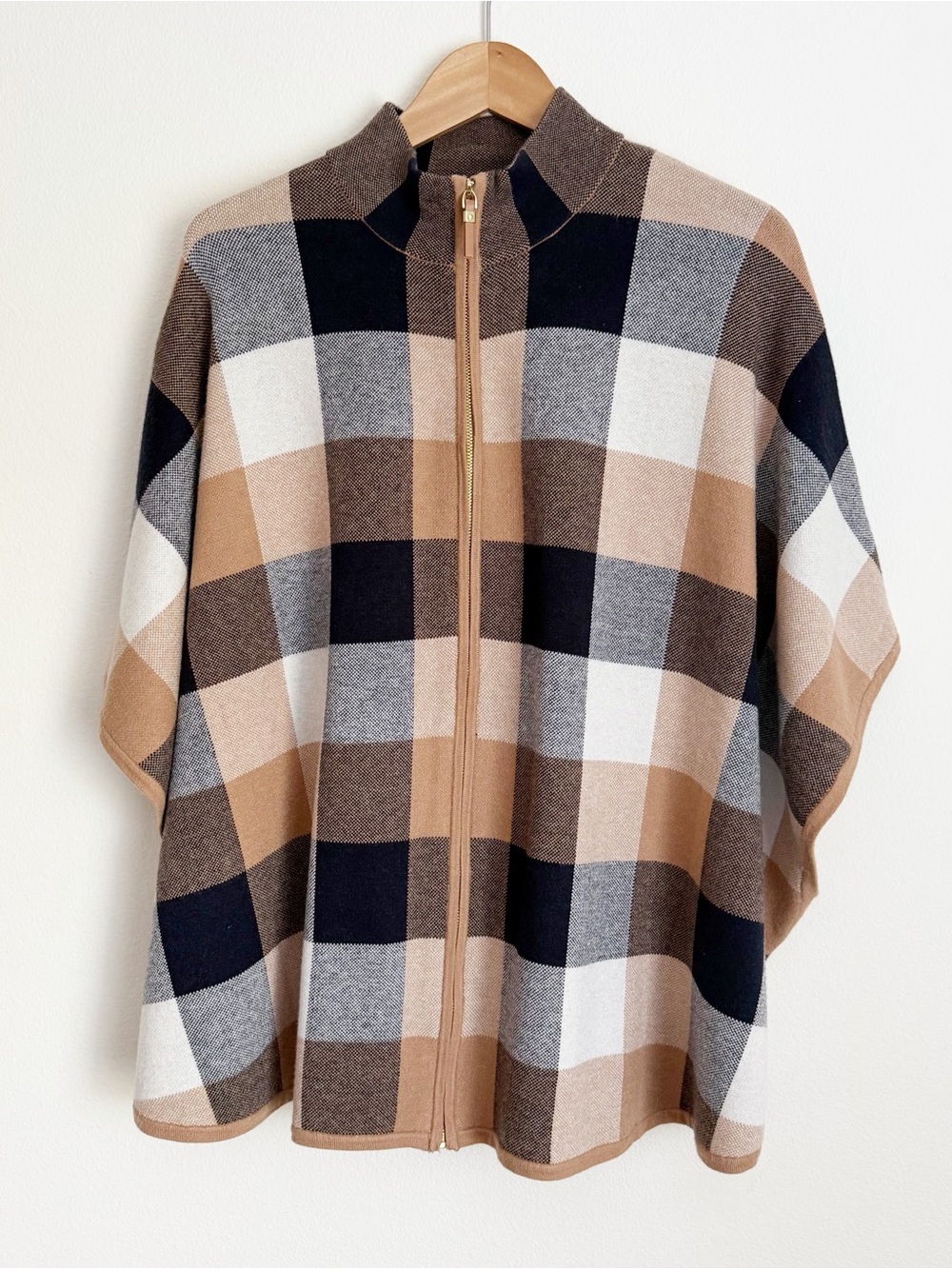 Tahari Plaid Zip Poncho Sweater Mock Neck L/XL Cape Soft Chic Fall Blue Tan Prep